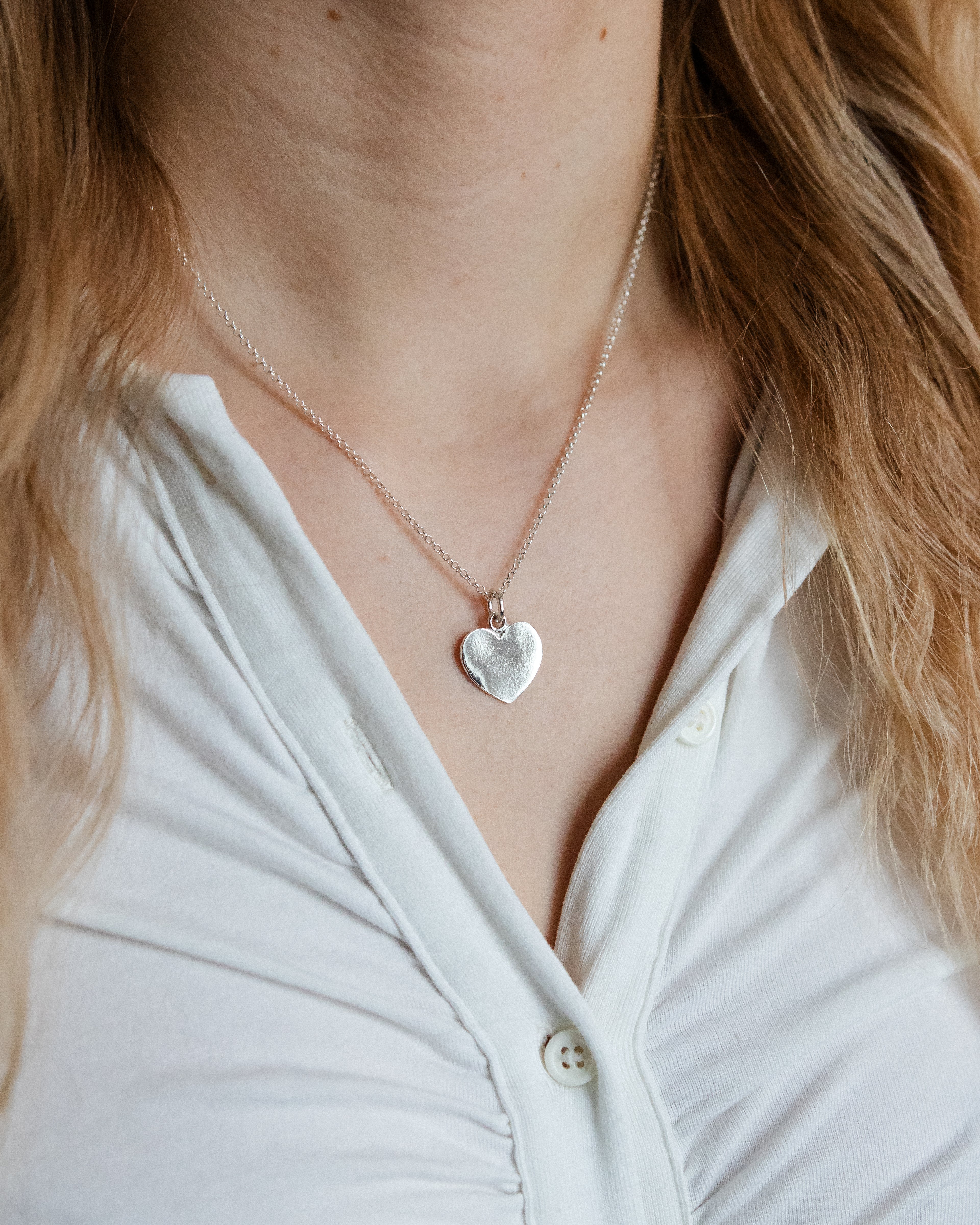 Kiiltävä sydän laatta - Kaulakoru omalla kaiverruksella