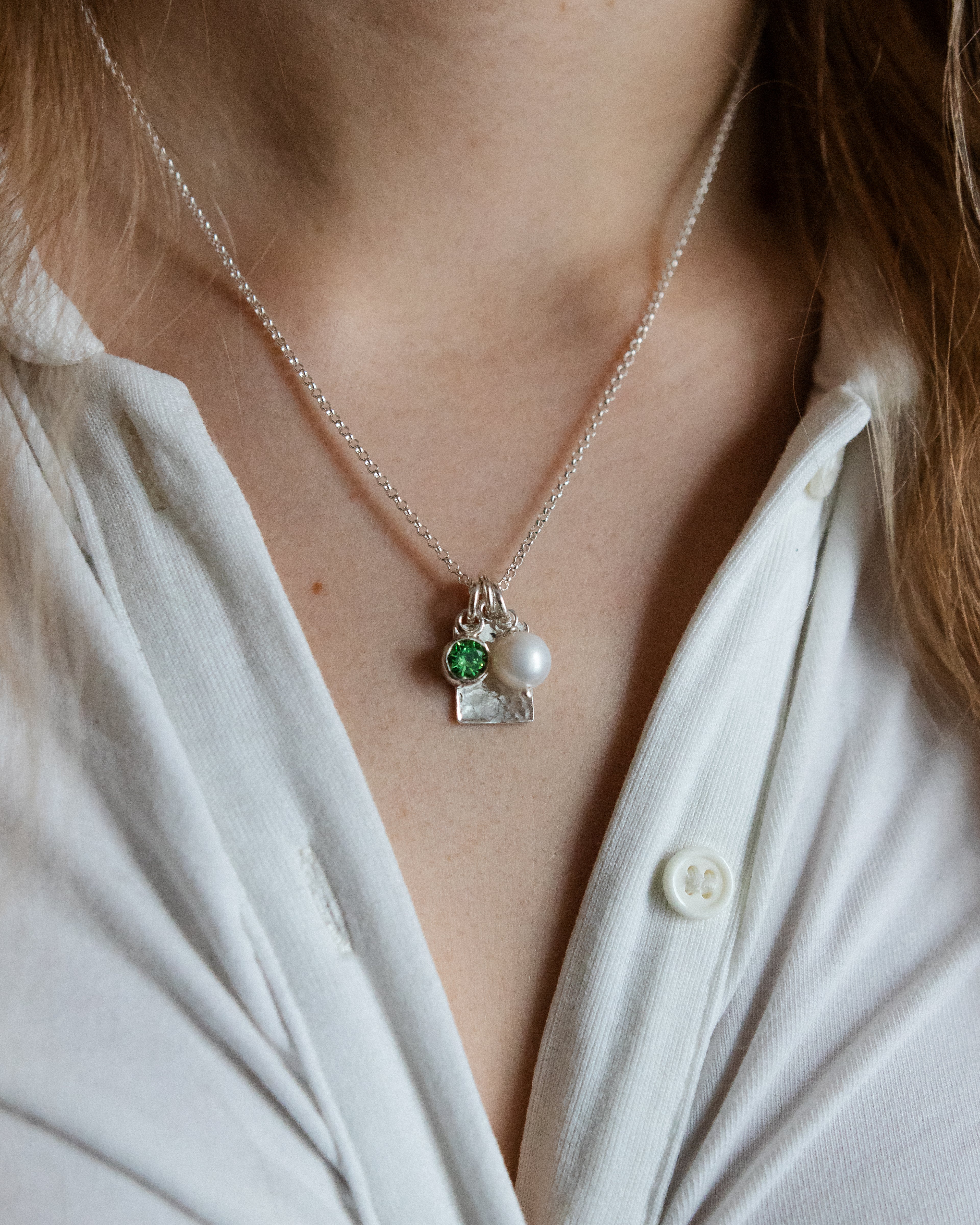 Taottu laatta - Kaulakoru omalla kaiverruksella