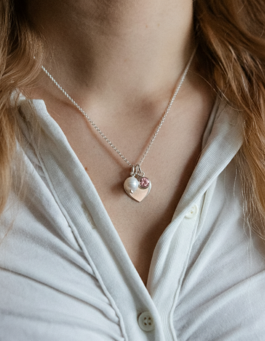 Kiiltävä sydän laatta - Kaulakoru omalla kaiverruksella