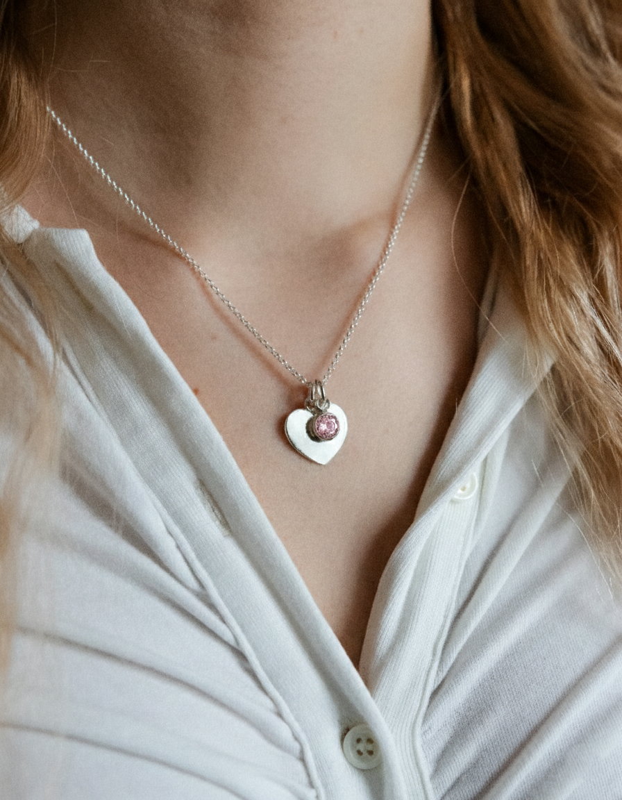 Kiiltävä sydän laatta - Kaulakoru omalla kaiverruksella