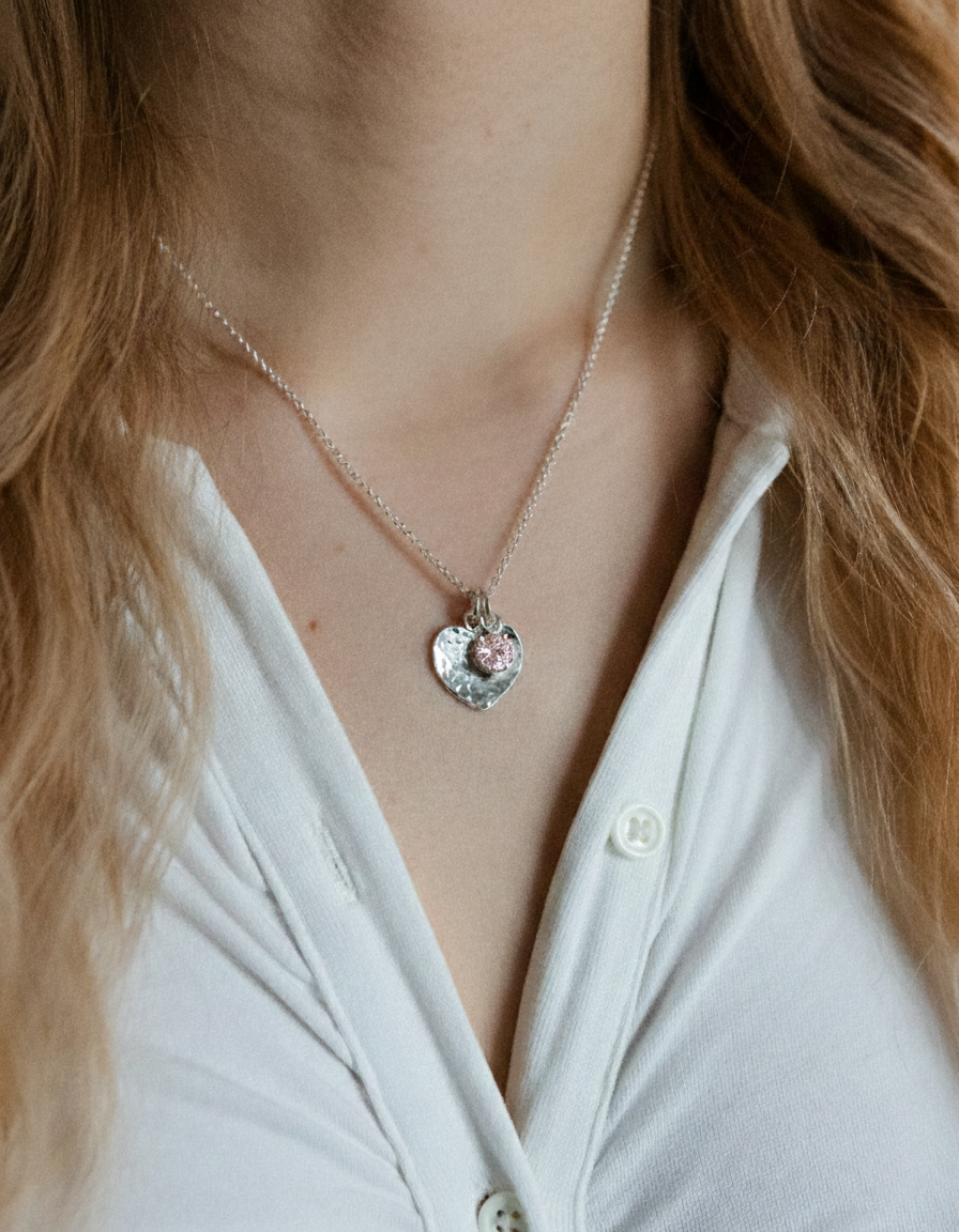 Taottu sydän - Kaulakoru omalla kaiverruksella